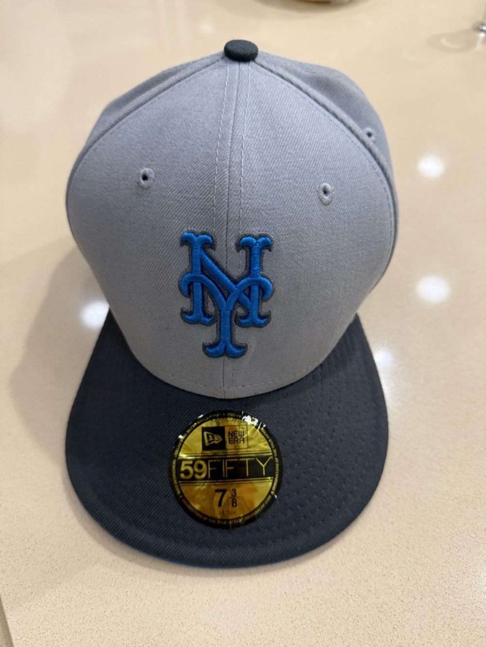 New Era Gray and Black NY Mets 59FIFTY Fitted Cap with Blue Logo
